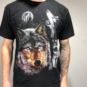 Wolf animal print t-shirt night sky stars and moon landscape